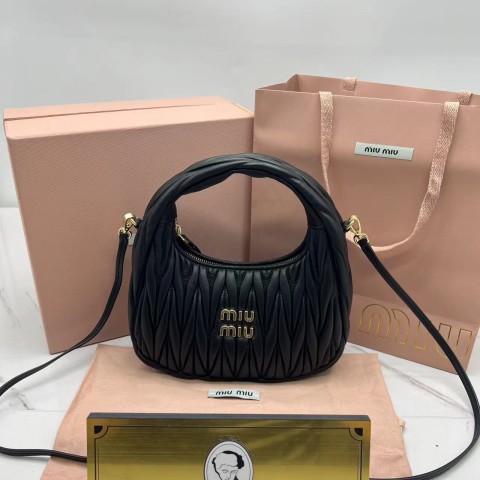 미우미우 miu miu 완더 마테라쎄 호보백 스몰