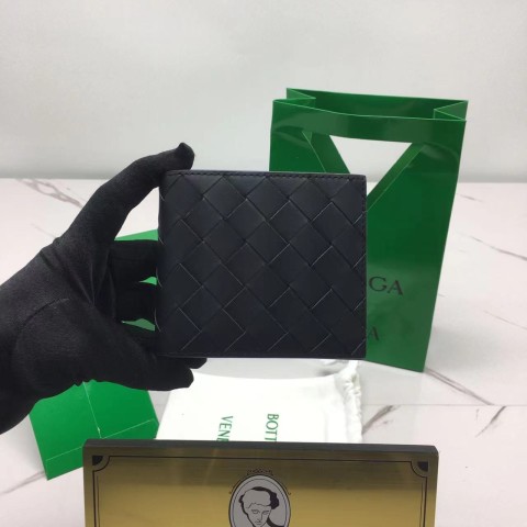 보테가베네타 인트레치아토 폴더형 반지갑 (올 블랙) 605721