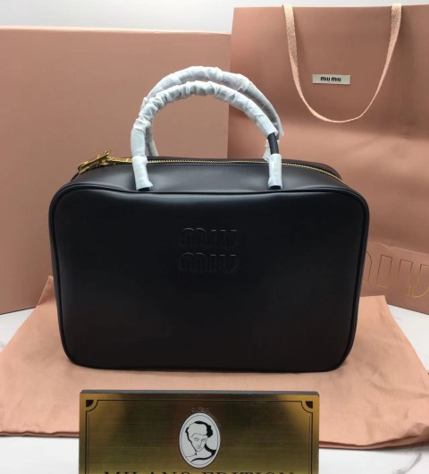 미우미우 miu miu 엠보로고 볼링백