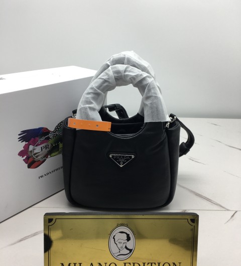 프라다 소프트 나파가죽 스몰 패딩백 1ba359
