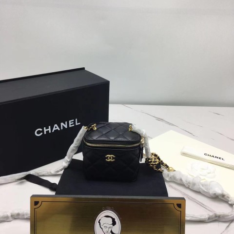 샤넬 클래식 체인볼 베니티백