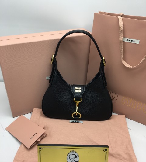 미우미우 23fw 마드라스 호보백