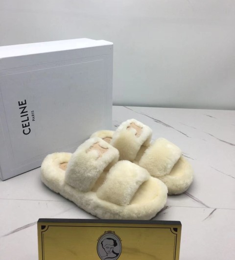셀린느 퍼 슬리퍼 트리옹프 시어링