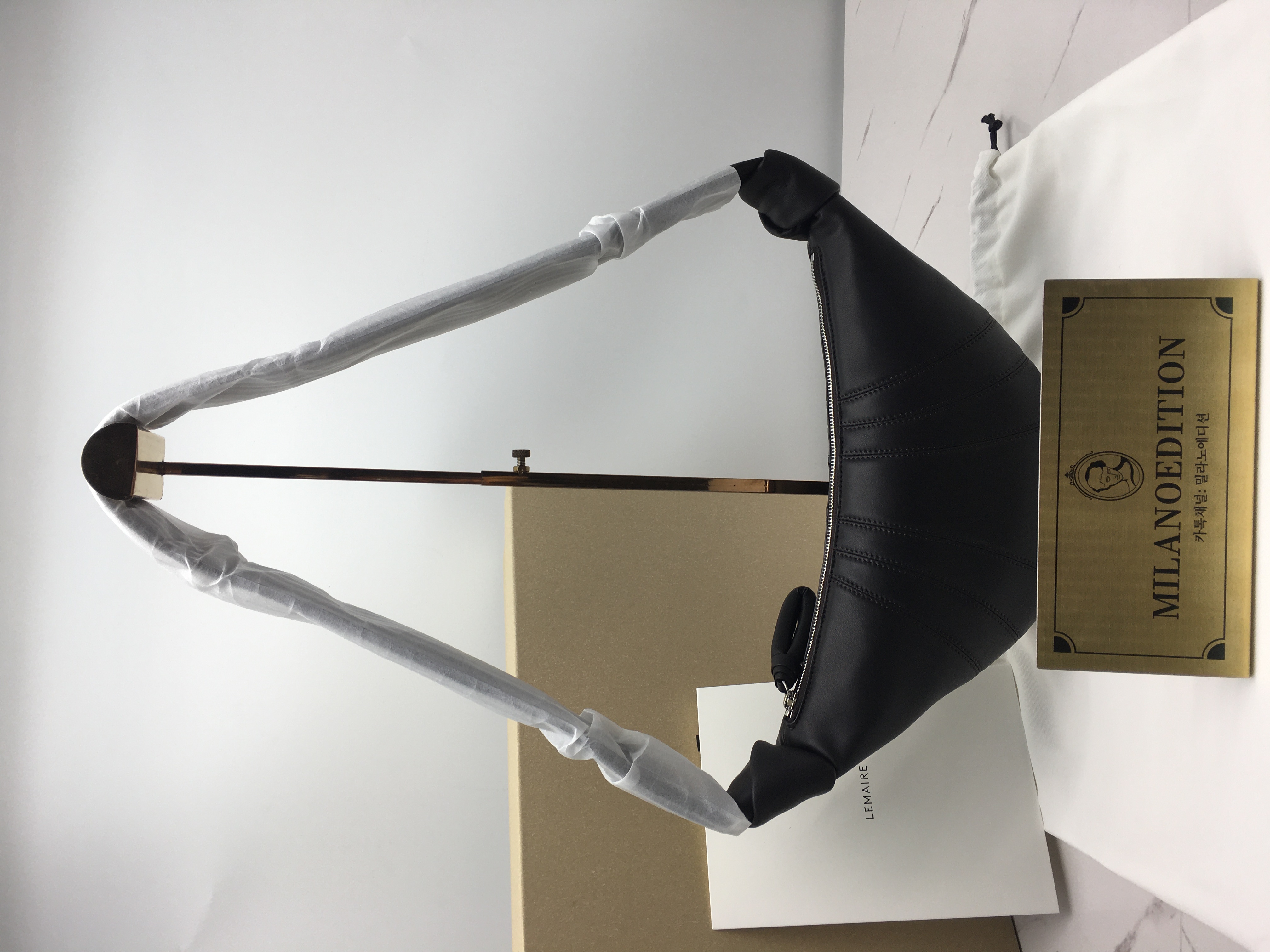 르메르 크로아상 범백 다크 초콜릿 컬러 (36.5cm,56cm)