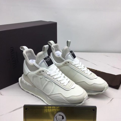 발렌티노 vltn 가라바니 스니커즈 (남성용)