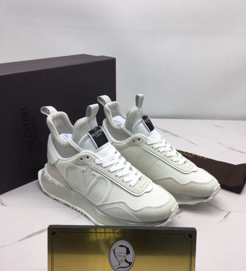 발렌티노 vltn 가라바니 스니커즈 (남성용)