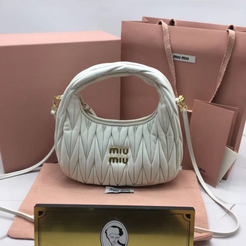 미우미우 miu miu 완더 마테라쎄 호보백 스몰