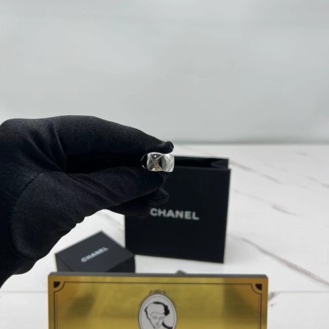샤넬 chanel 코코 크러쉬 반지 (컬러 화이트골드)