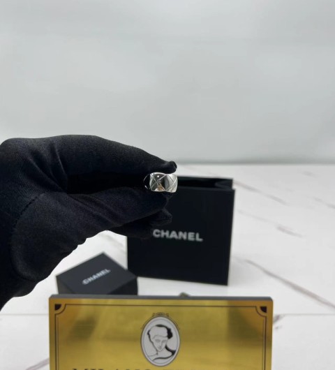 샤넬 chanel 코코 크러쉬 반지 (컬러 화이트골드)