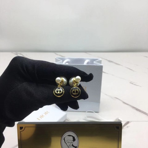 디올 CD 귀걸이