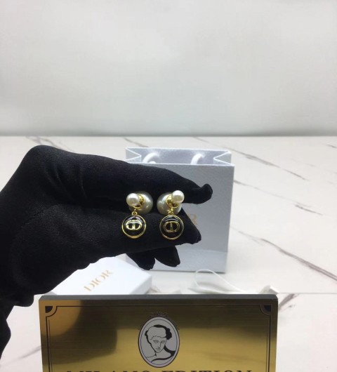 디올 CD 귀걸이