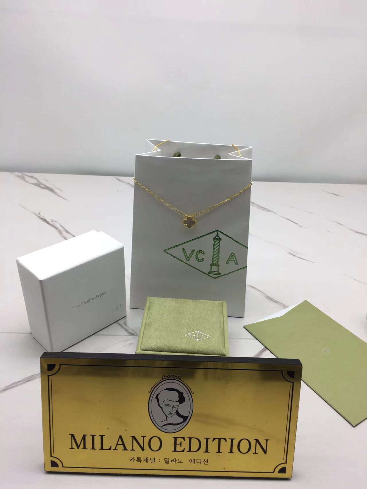 반클리프 앤 아펠 알함브라 목걸이 (V-gold소재) (줄 컬러 옐로우골드)