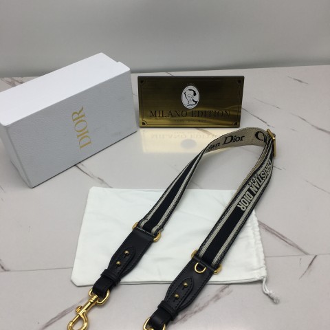 디올 신상 스트랩