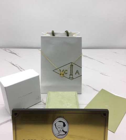 반클리프 기요세 목걸이 (V-gold소재)