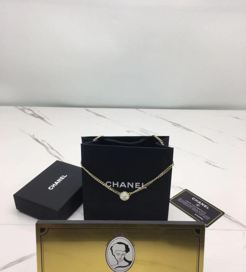 샤넬 chanel 화이트 라운드 비니 목걸이 (upgrade ver.)