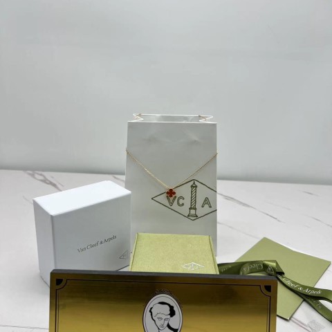 반클리프 매직 알함브라 목걸이 (V-gold소재) (빈티지) (컬러 레드) (줄컬러 로즈골드)