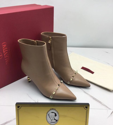 발렌티노 부츠힐