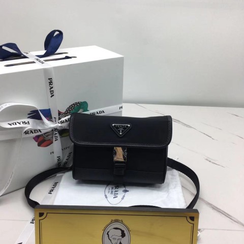 프라다 블랙 리나일론 미니 파우치