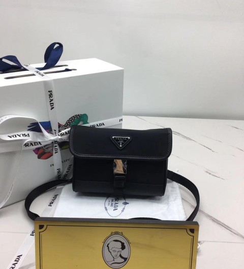 프라다 블랙 리나일론 미니 파우치