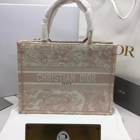 디올 북토트백 미디움