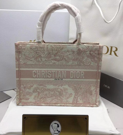 디올 북토트백 미디움