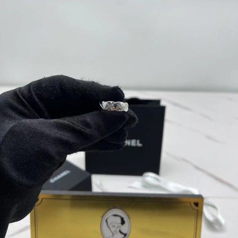 샤넬 chanel 코코 크러쉬 반지 (컬러 화이트골드) (스몰 사이즈)