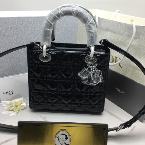 디올 레이디백 24CM (upgrade ver.)