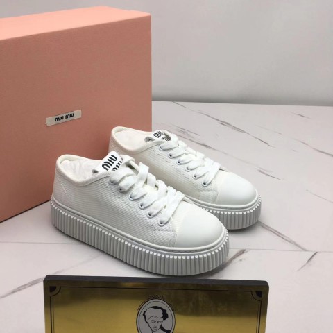 미우미우 스니커즈