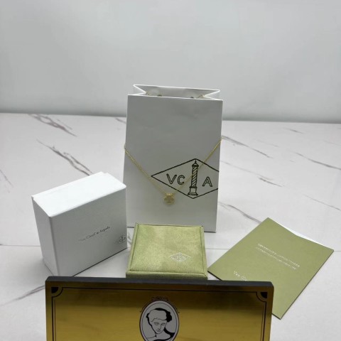 반클리프 알함브라 목걸이 (V-gold소재) (빈티지)