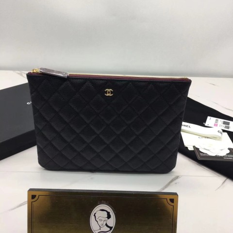 샤넬 클래식 캐비어 클러치 28cm 금장