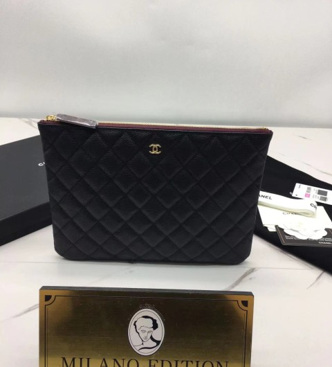 샤넬 클래식 캐비어 클러치 28cm 금장