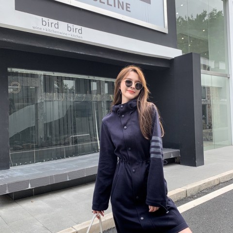 톰브라운 미들 트렌치코트