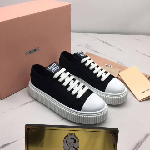미우미우 스니커즈