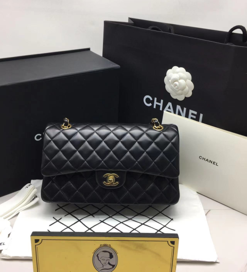 샤넬 클래식 캐비어 램스킨 플랩백 미디움 25.5cm 금장