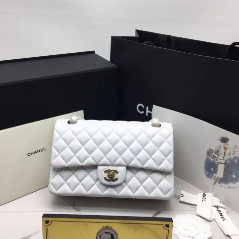 샤넬 클래식백 램스킨 라이트골드 미디움 25.5cm