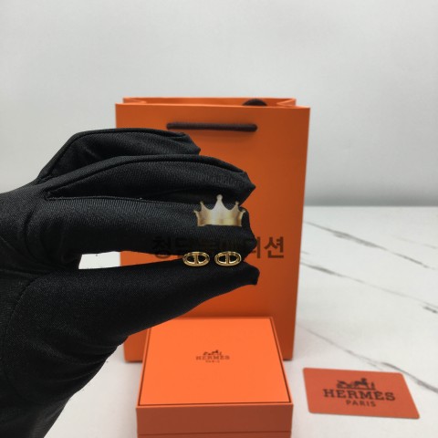 에르메스 hermes 샹달 귀걸이 (V-gold소재) (컬러 골드)