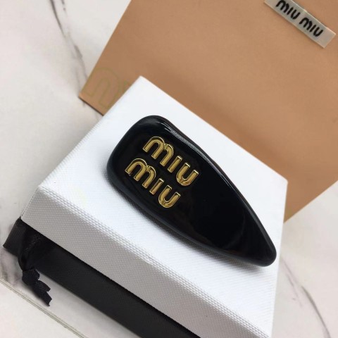 미우미우 헤어핀 (컬러 블랙)