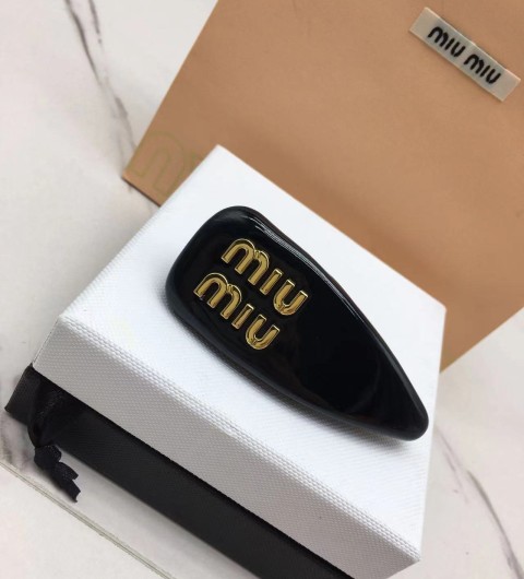 미우미우 헤어핀 (컬러 블랙)