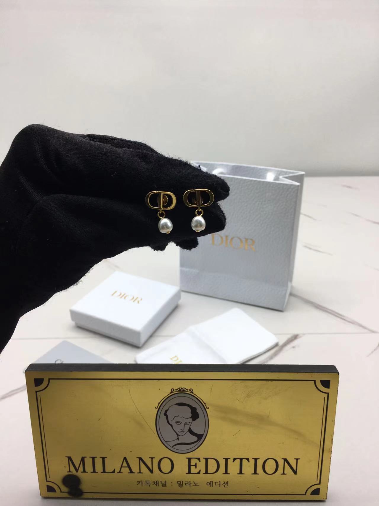 디올 CD 귀걸이 petit