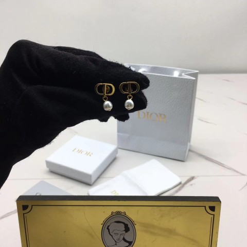 디올 CD 귀걸이 petit