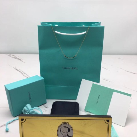 티파니 스마일 목걸이 (컬러 로즈골드) (3.6CM)