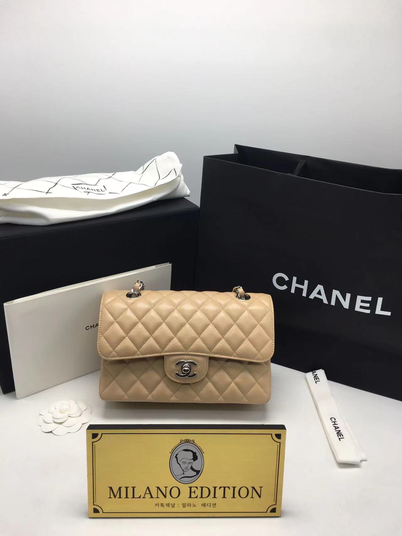 샤넬 클래식백 캐비어스킨 은장 스몰 23cm