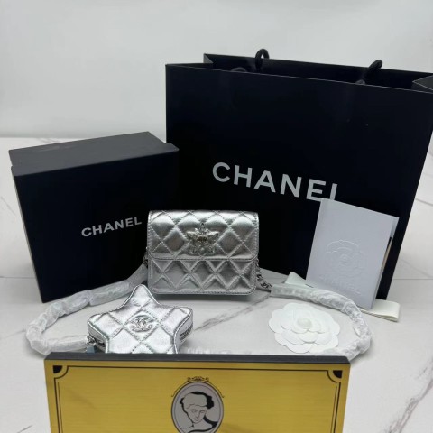 샤넬 크리스탈 스타 CC 체인 플랩 카드 홀더 실버 은장