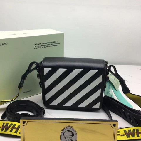 오프화이트 off white 디아그 플랩백