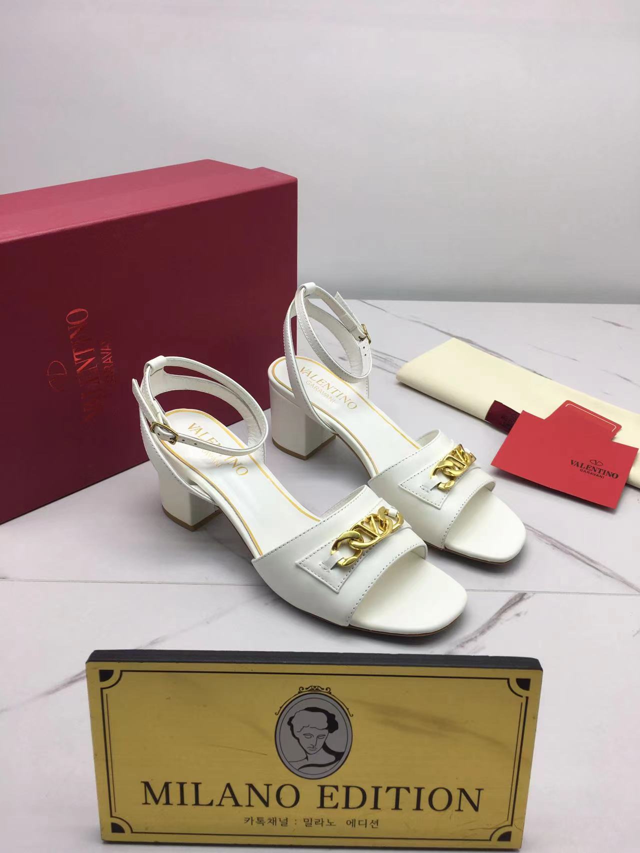 발렌티노 vltn v logo 샌들 힐