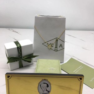 반클리프 앤 아펠 알함브라 목걸이 (V-gold소재) (줄컬러 골드)