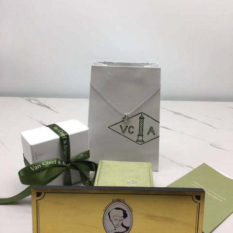 반클리프 알함브라 빈티지 목걸이 (기본)