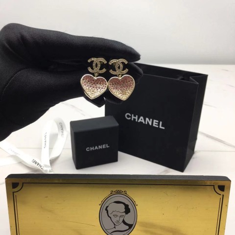 샤넬 chanel 그라데이션 하트 귀걸이