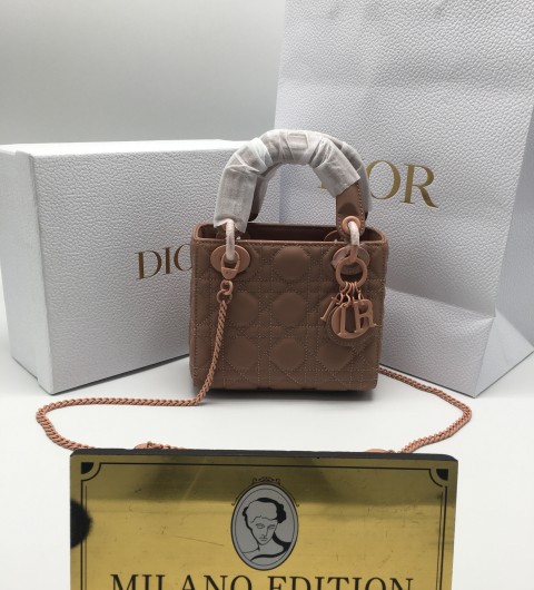 디올 울트라 매트 레이디 백 17cm