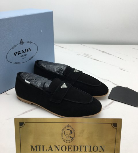 프라다 로퍼